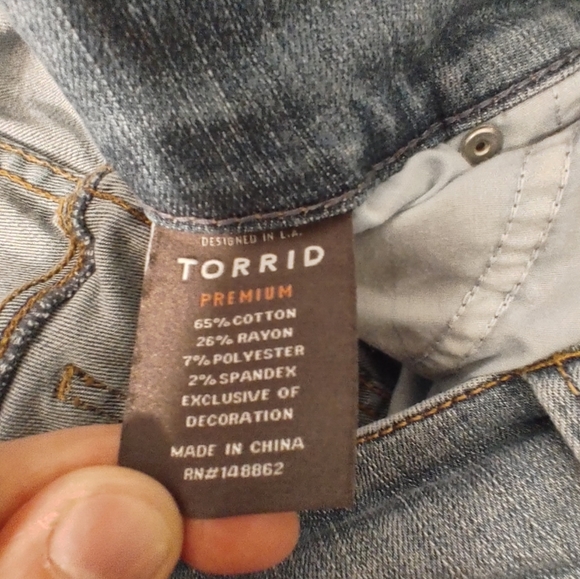 Torrid Premium Jegging Busted Knees Jeans 18 - Picture 4 of 15